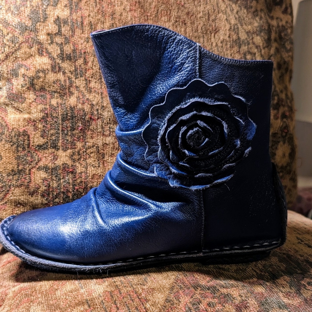 L'ARTISTE Spring Step ankle boots.